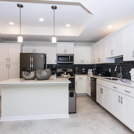 Awesome Apartment At Storey Lake